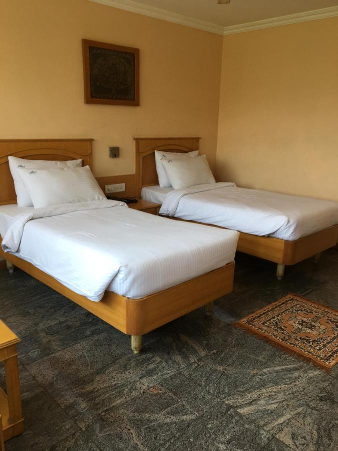 Asr Guesthouse Tirupati Esterno foto